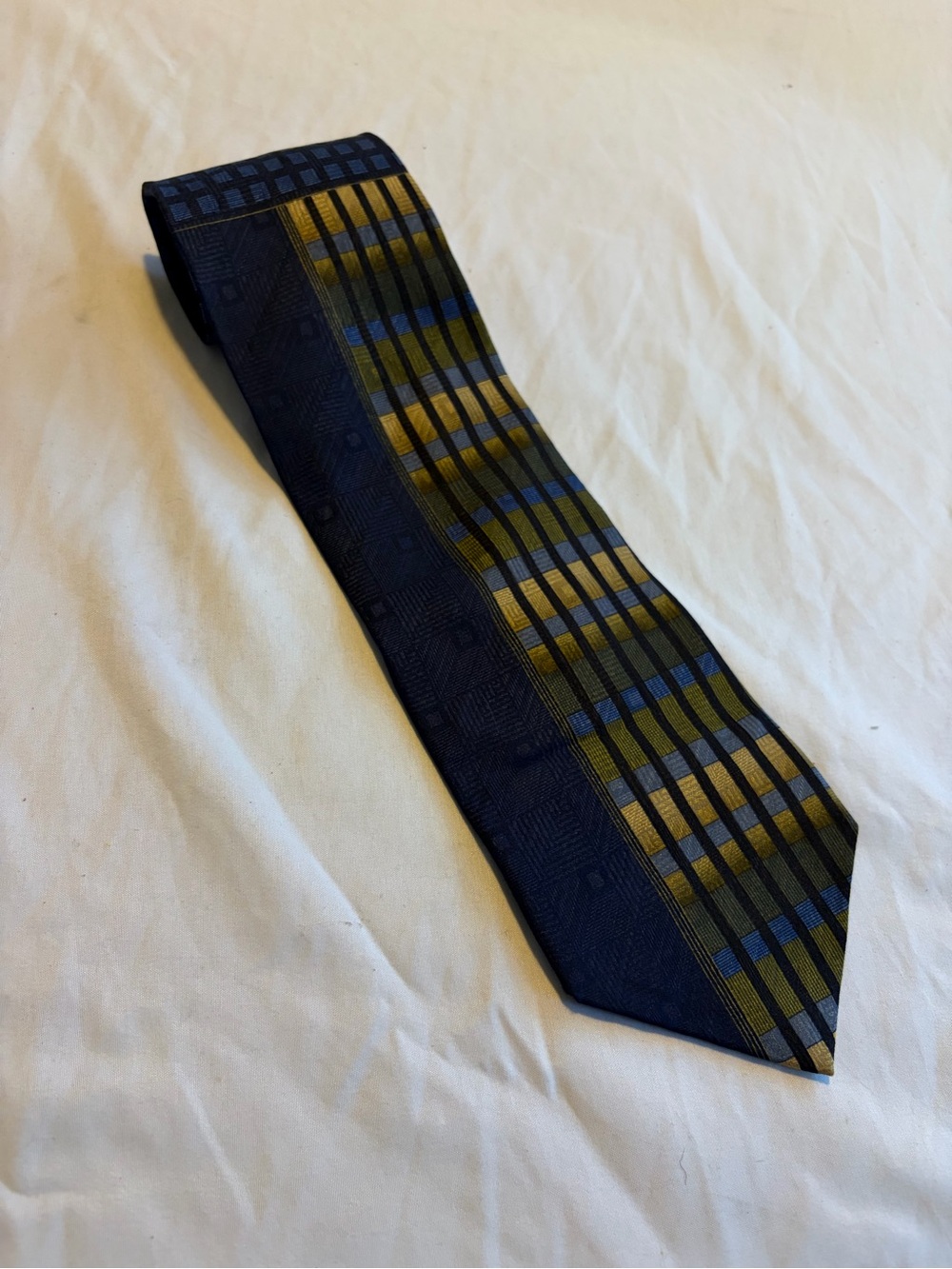 Louis Feraud Navy 100%  Silk Tie